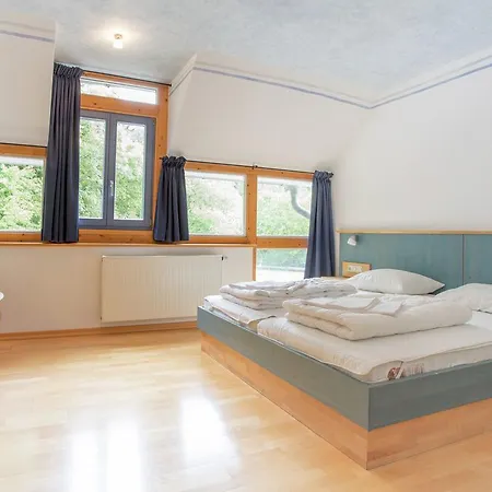 Сasa de vacaciones Modern Holiday In With Campfire Area Hellenthal